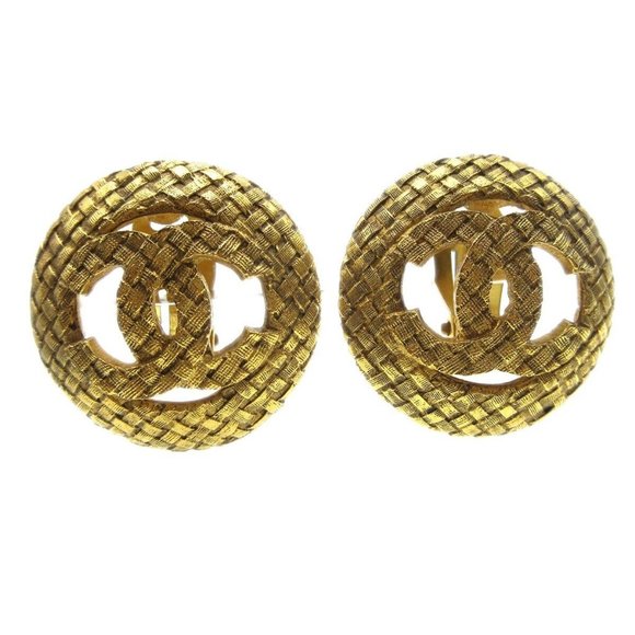authenticity guaranteed Chanel Button Motif Earrings Quilted Gold-plated Clip-On - Picture 1 of 6